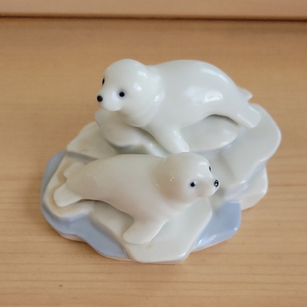 Otagiri Seals White Ceramic Figurine